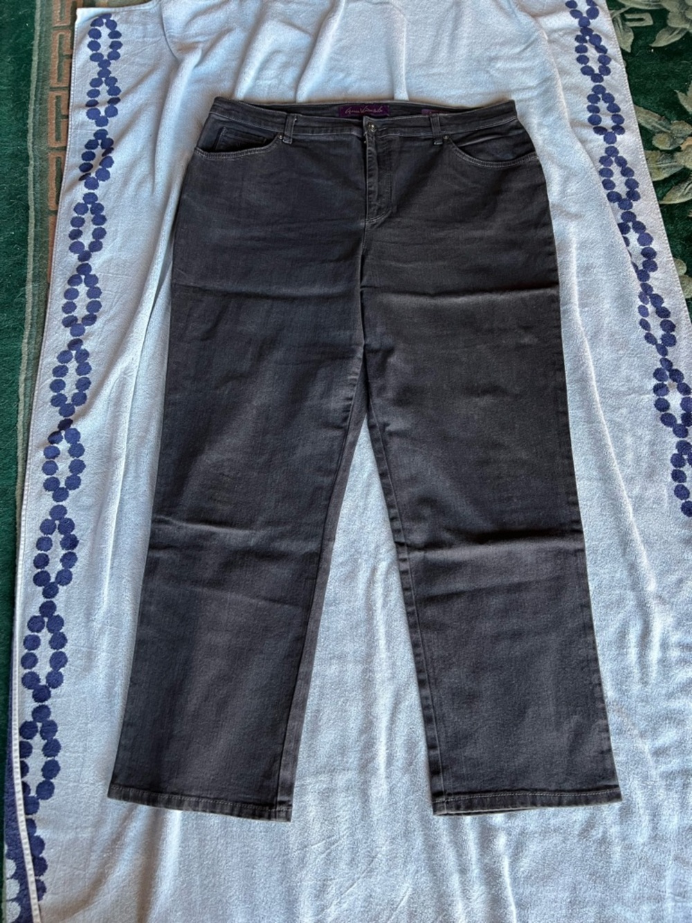 Gloria Vanderbilt Black Straight-Leg Jeans